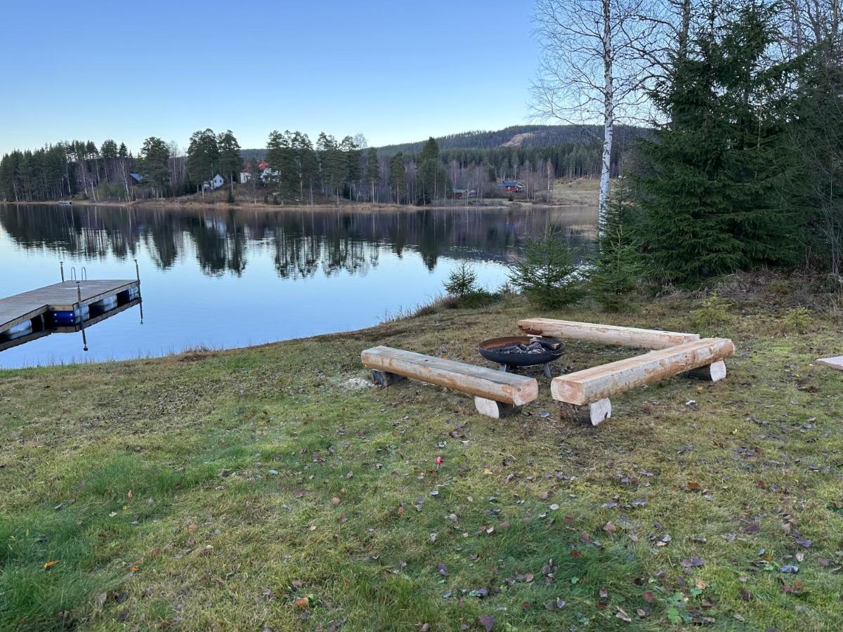Villa Granhede -Sjoelaege Med Badtunna, Eldstad Med Mera Torsby Eksteriør bilde