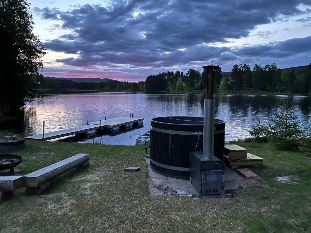 Villa Granhede -Sjoelaege Med Badtunna, Eldstad Med Mera Torsby Eksteriør bilde